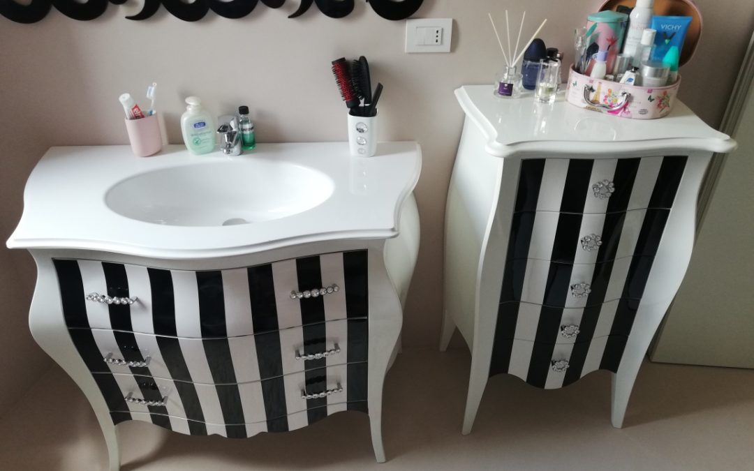 Striped bathroom furniture