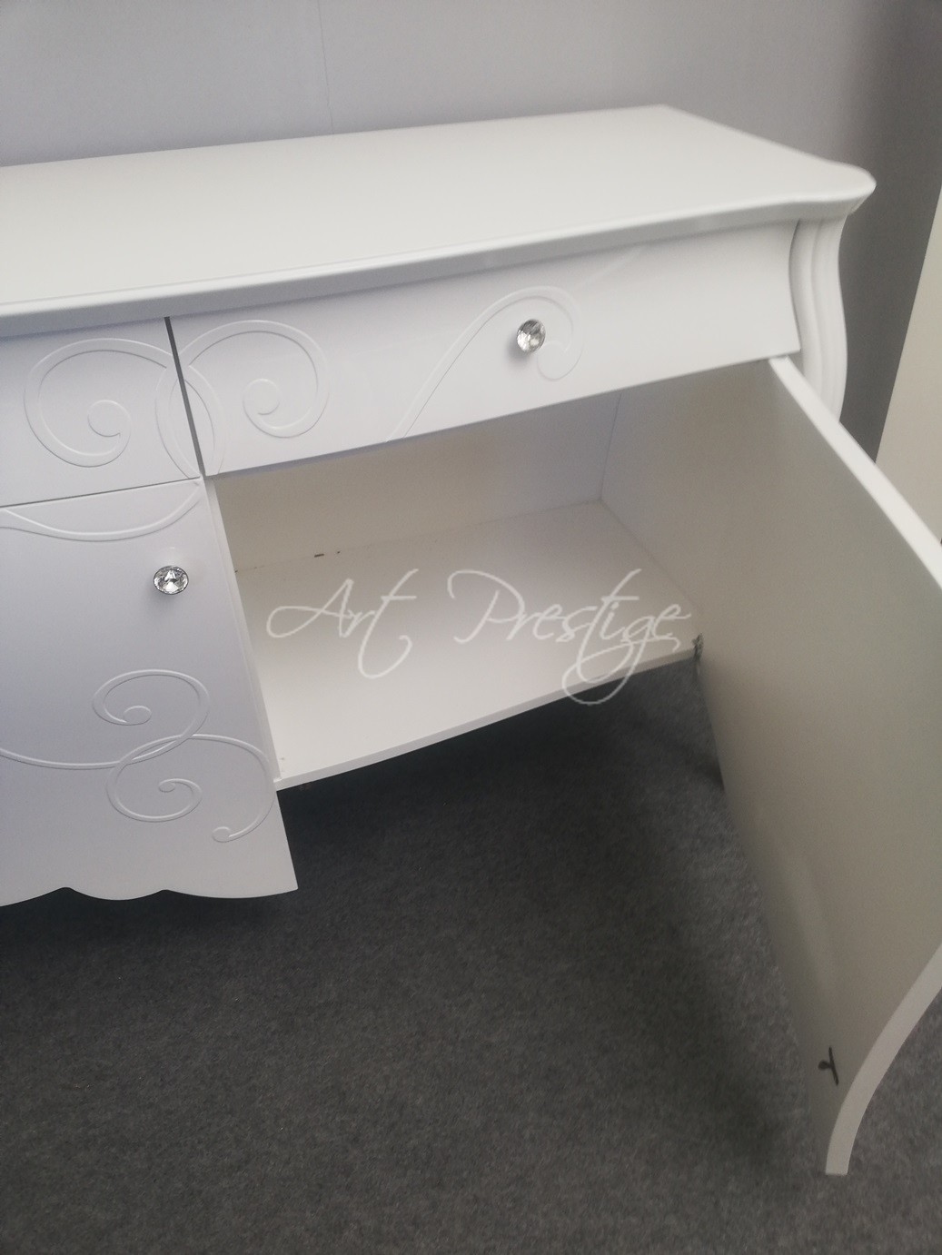 Elegante credenza bombata 2 porte 2 cassetti - immagine 3