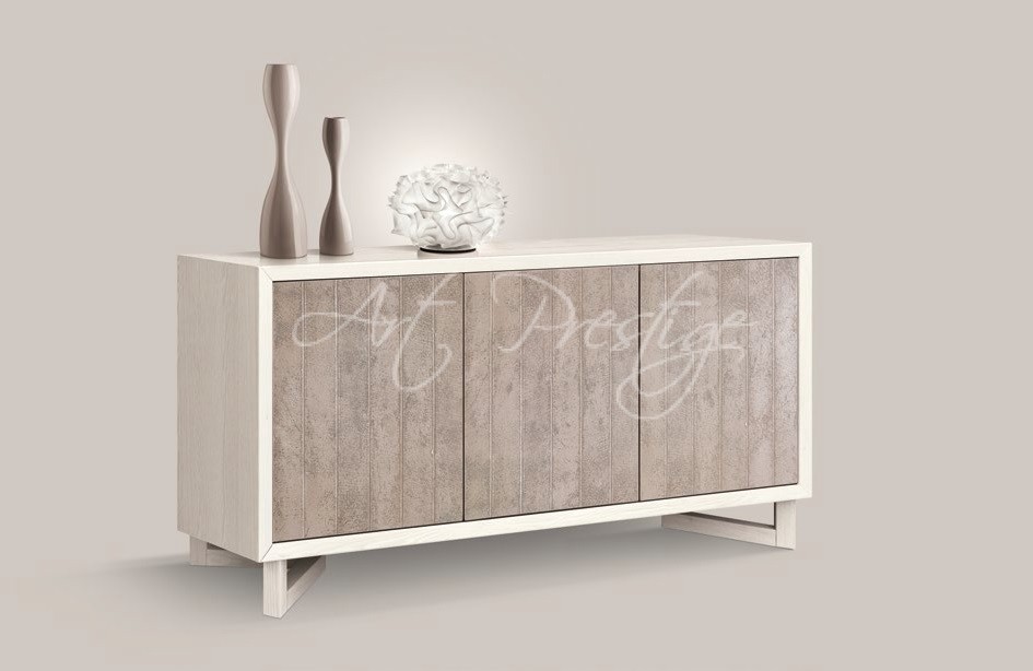 Art.7041 Cupboard with three doors and legs