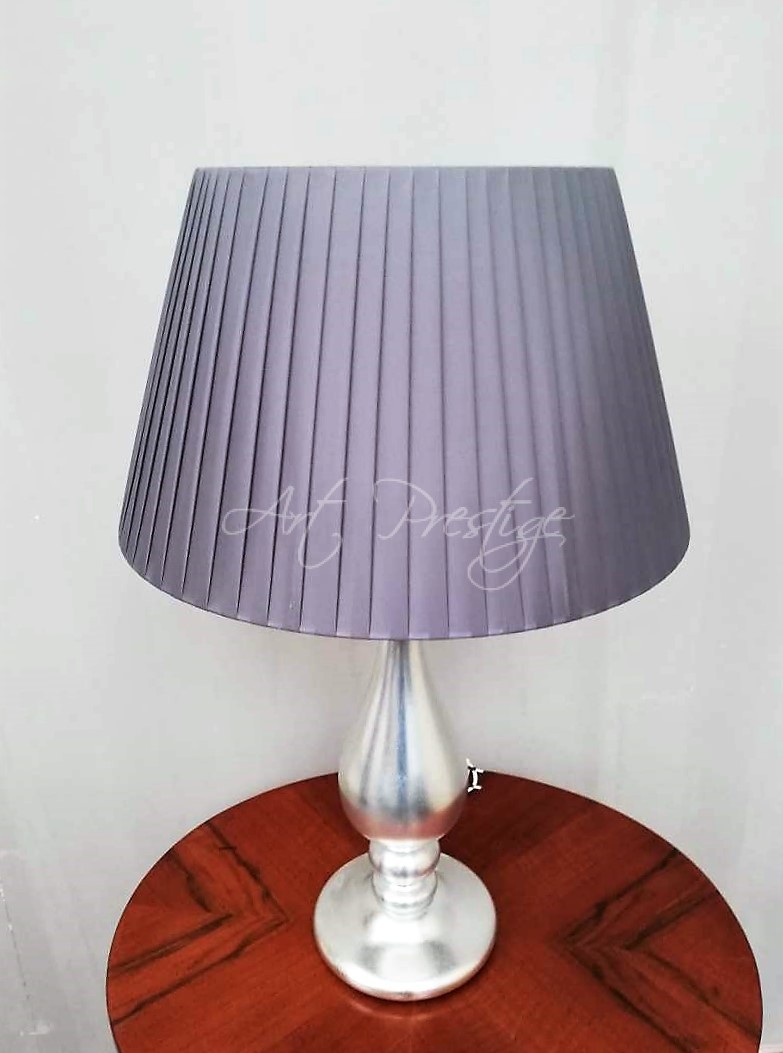 Lampada in legno finitura foglia argento