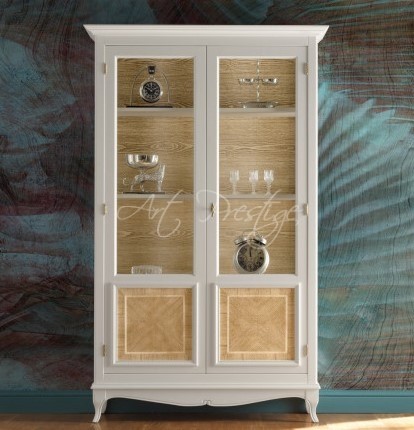 Art.H8705 Showcase 2 doors with oak carvings