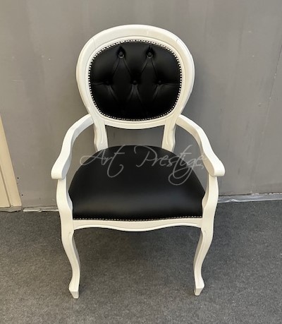Poltrona laccata bianco ecopelle nera