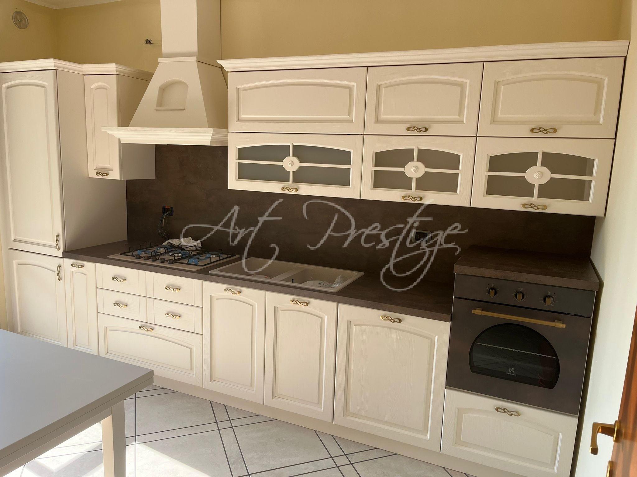 Cucina Prestige country su misura con ante bugnate